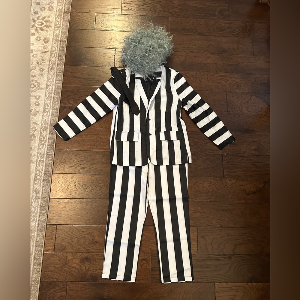 Spirit Halloween Beetlejuice Striped Suit Costume L